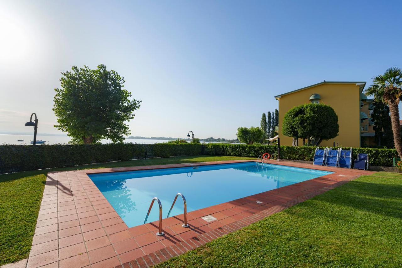 Lake Apartment Primea Sirmione Kültér fotó